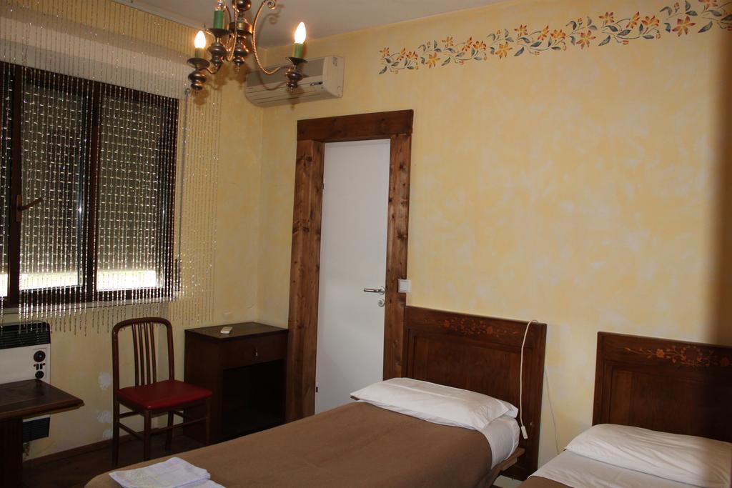 Agriturismo Al Ranch Castello dʼAviano Rom bilde